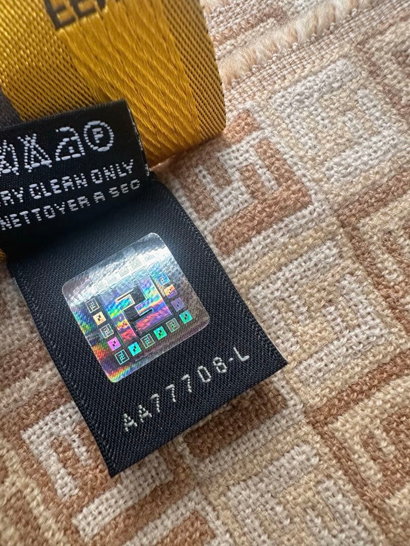 FENDI フェンディ　ズッカ柄　マフラー　グラデーション　イタリア　男女兼用