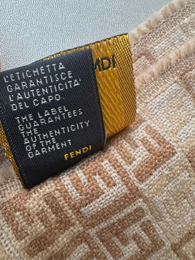 FENDI フェンディ　ズッカ柄　マフラー　グラデーション　イタリア　男女兼用