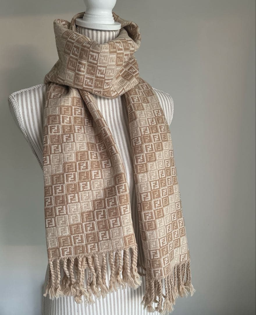 FENDI フェンディ　ズッカ柄　マフラー　グラデーション　イタリア　男女兼用