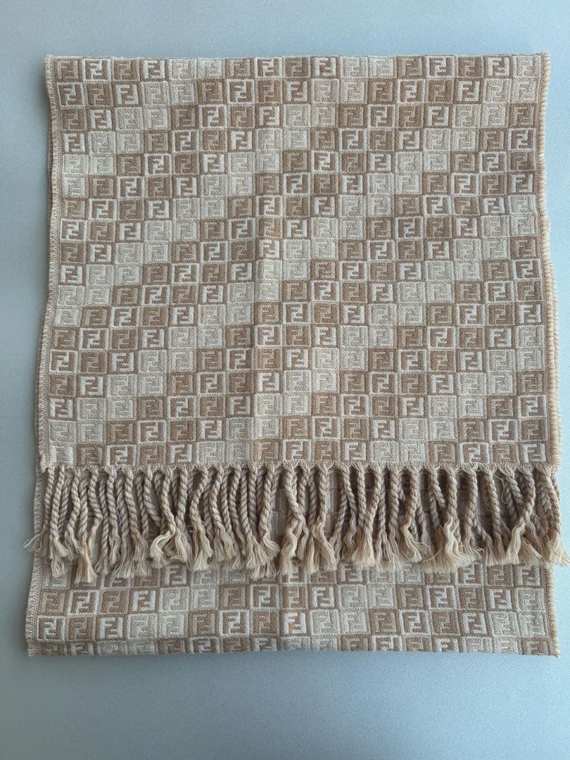 FENDI フェンディ　ズッカ柄　マフラー　グラデーション　イタリア　男女兼用