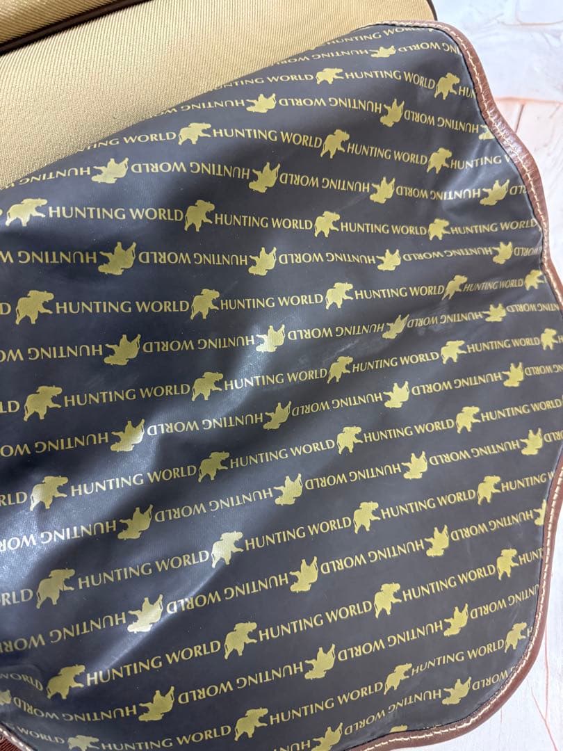 ハンティングワールドボストンバック