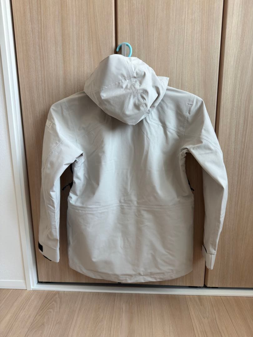 新品未使用　ヨネックス　A3　上下セット　ジャケット　パンツ　グレージュ