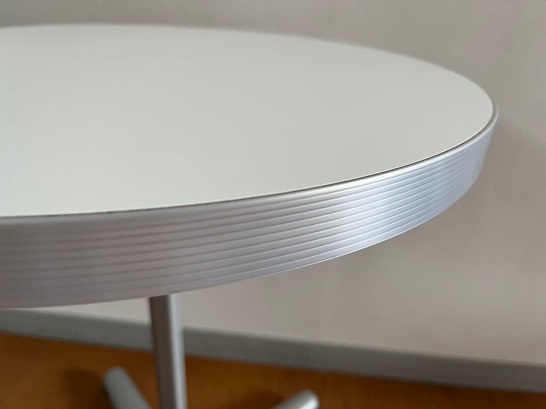 オカムラ Alt Cafeサイドテーブル　シンプルモダン ミニデスク　美品　白