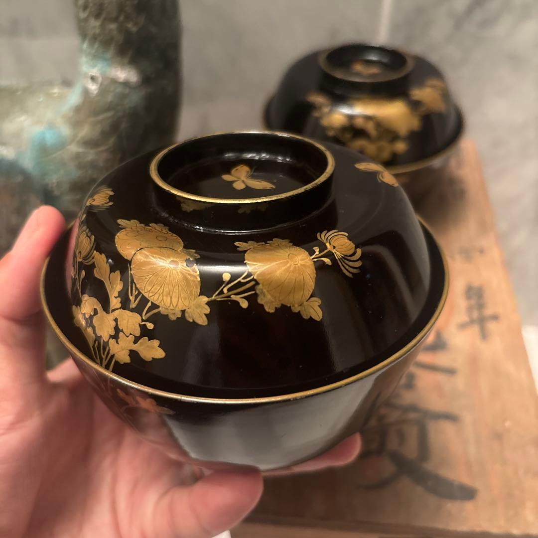 芸術的なお花、蝶々とふんだんに使われた金彩が美しい豪華絢爛な木製輪島漆塗お椀2客