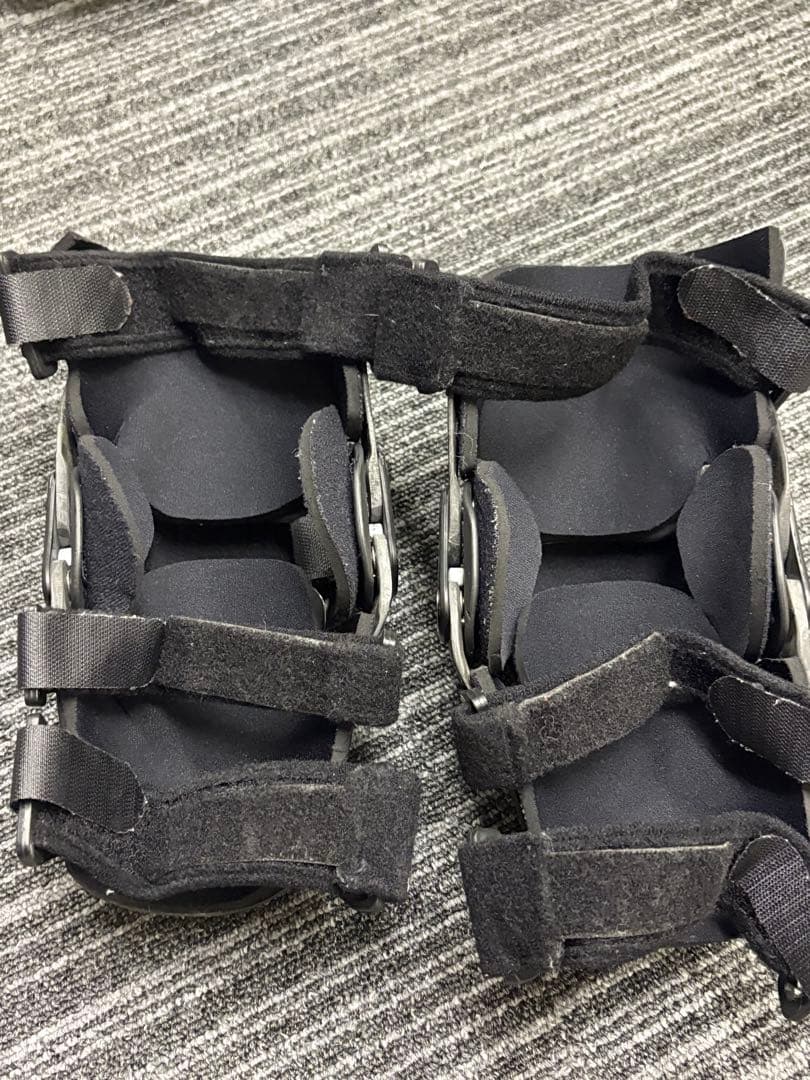 Asterisk（アスタリスク）子供用カーボン ニーブレース モトクロス