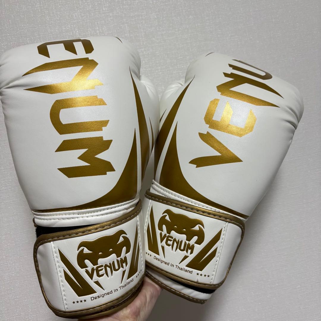 Venum ボクシンググローブ 10 oz ホワイト/ゴールド