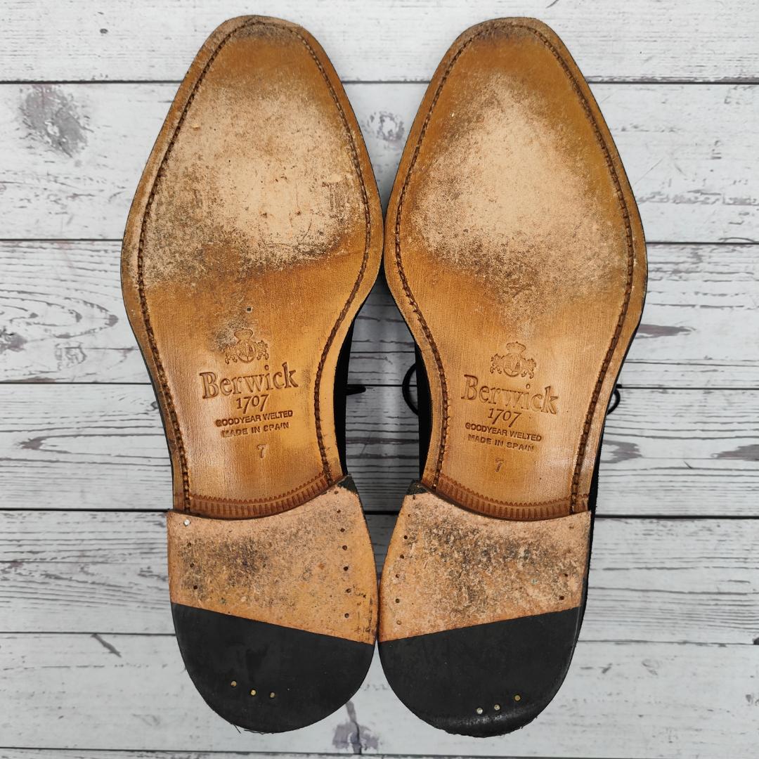 美品 Berwick1707 バーウィック 黒 ホールカット スエード 内羽根