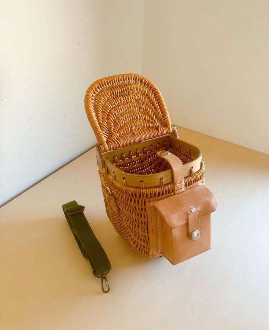 新品ショルダーバスケットSサイズ　ナチュラル色　ストラップ緑