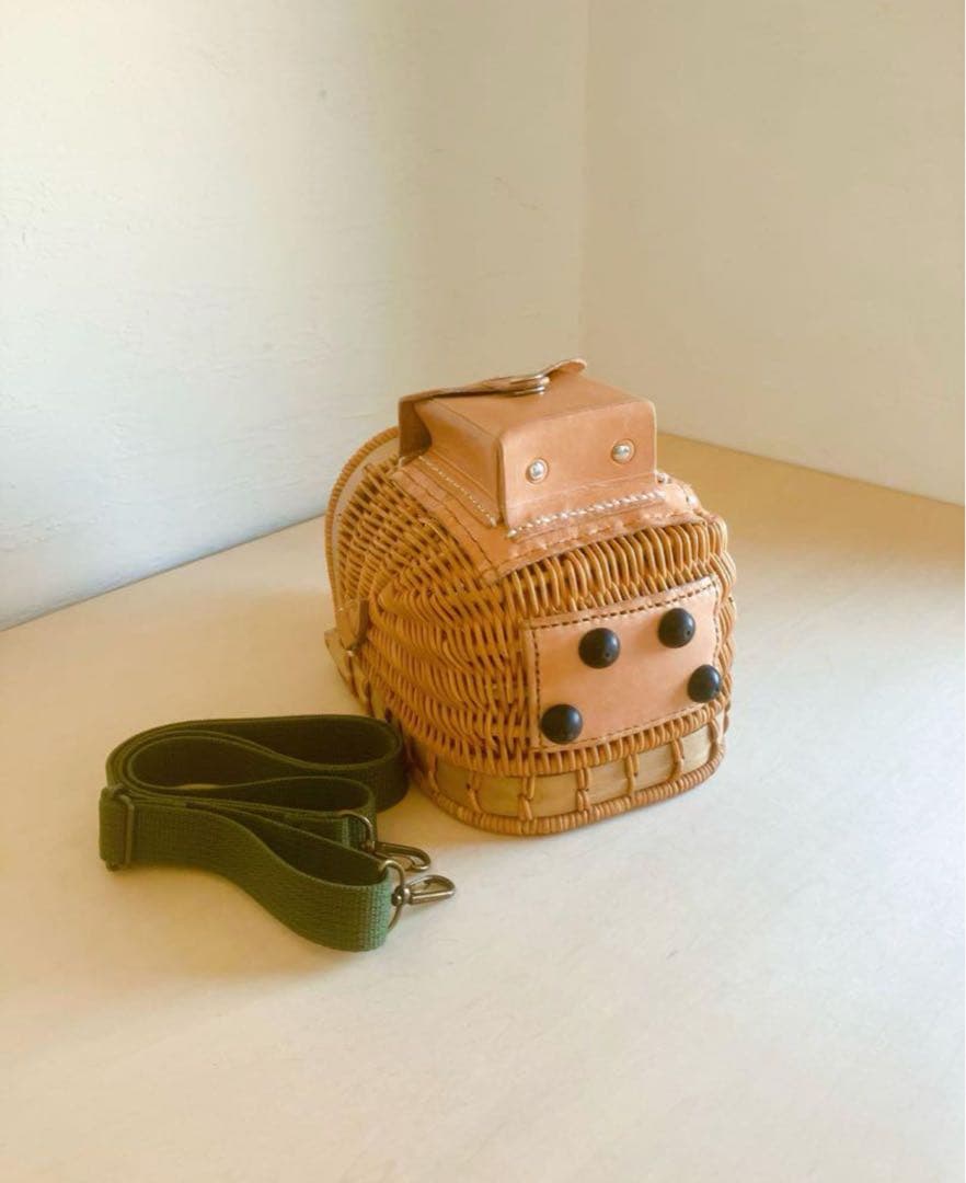 新品ショルダーバスケットSサイズ　ナチュラル色　ストラップ緑