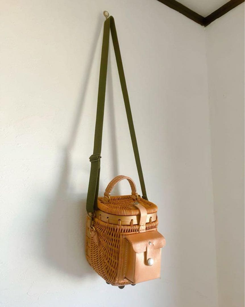新品ショルダーバスケットSサイズ　ナチュラル色　ストラップ緑