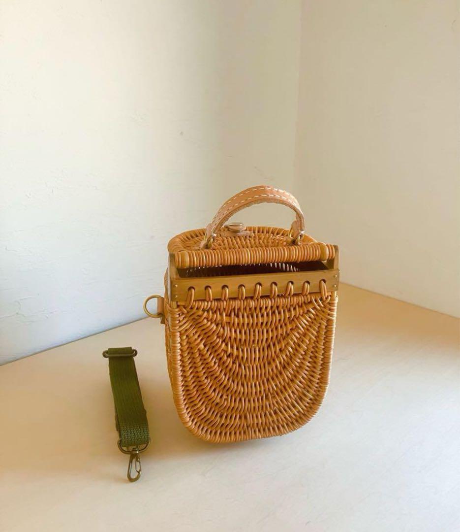 新品ショルダーバスケットSサイズ　ナチュラル色　ストラップ緑
