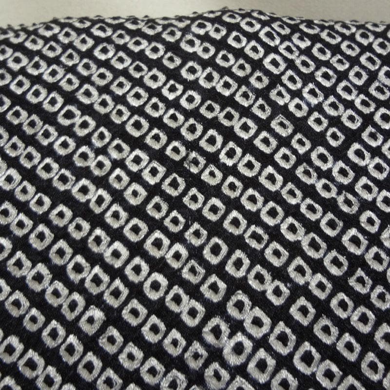 黒の総絞り　斜め格子に草花　付け下げ訪問着