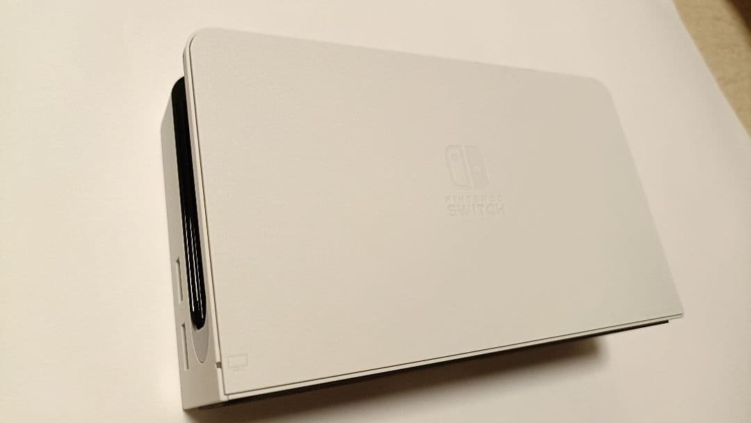 Nintendo Switch 有機EL ホワイト【特典：充電スタンドなど】