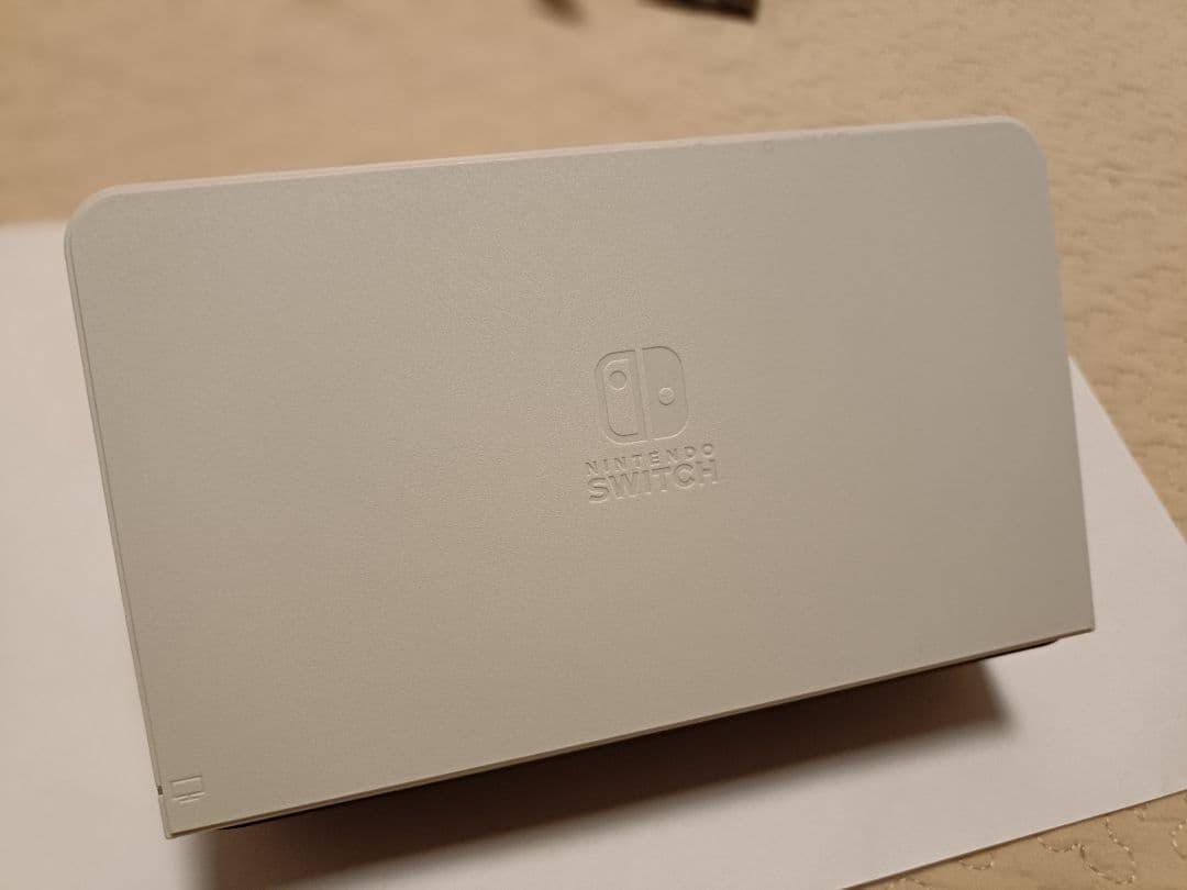 Nintendo Switch 有機EL ホワイト【特典：充電スタンドなど】