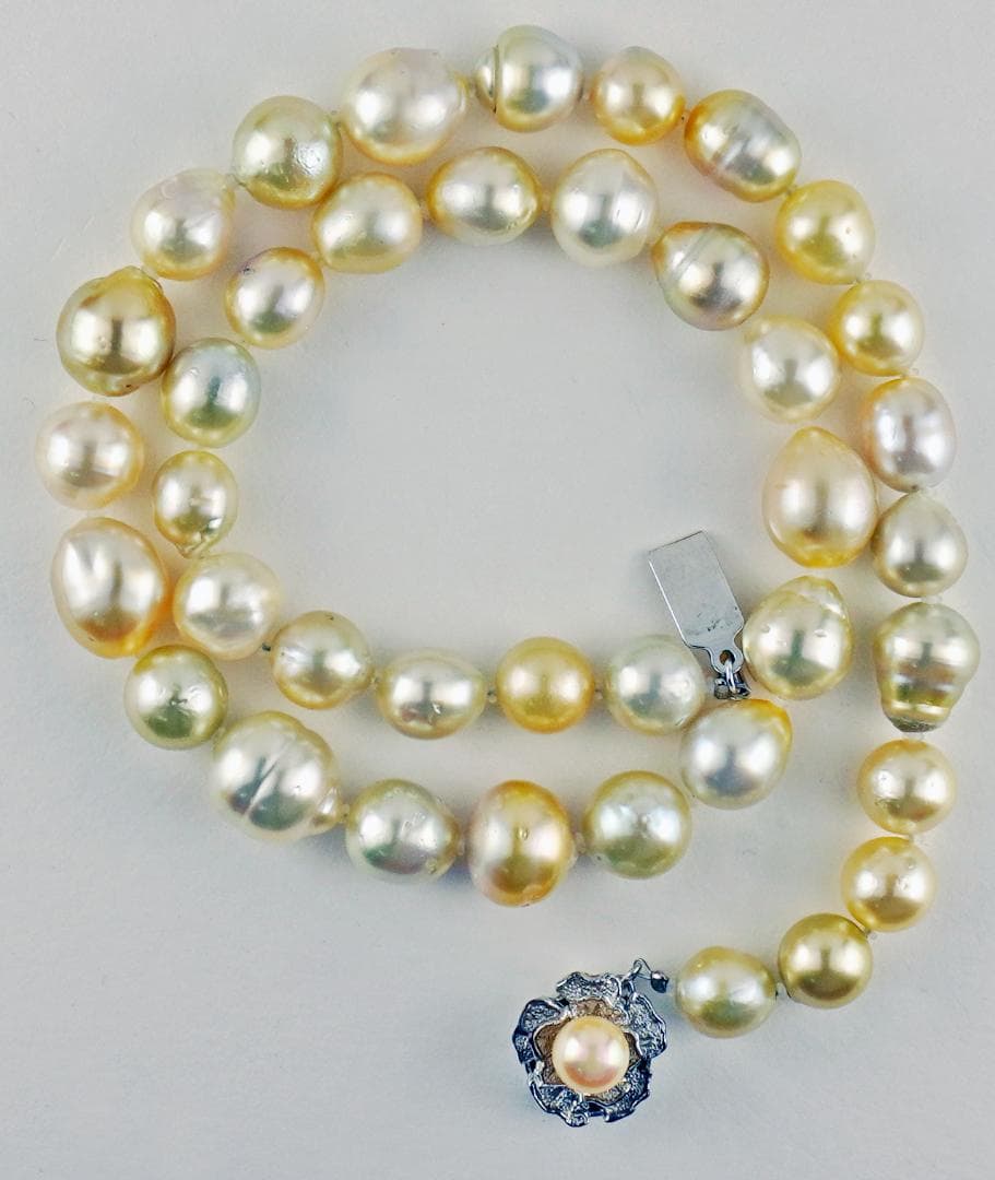 テり抜群 天然南洋白蝶真珠8.6㎜～11.5㎜ゴールドマルチカラーネックレス