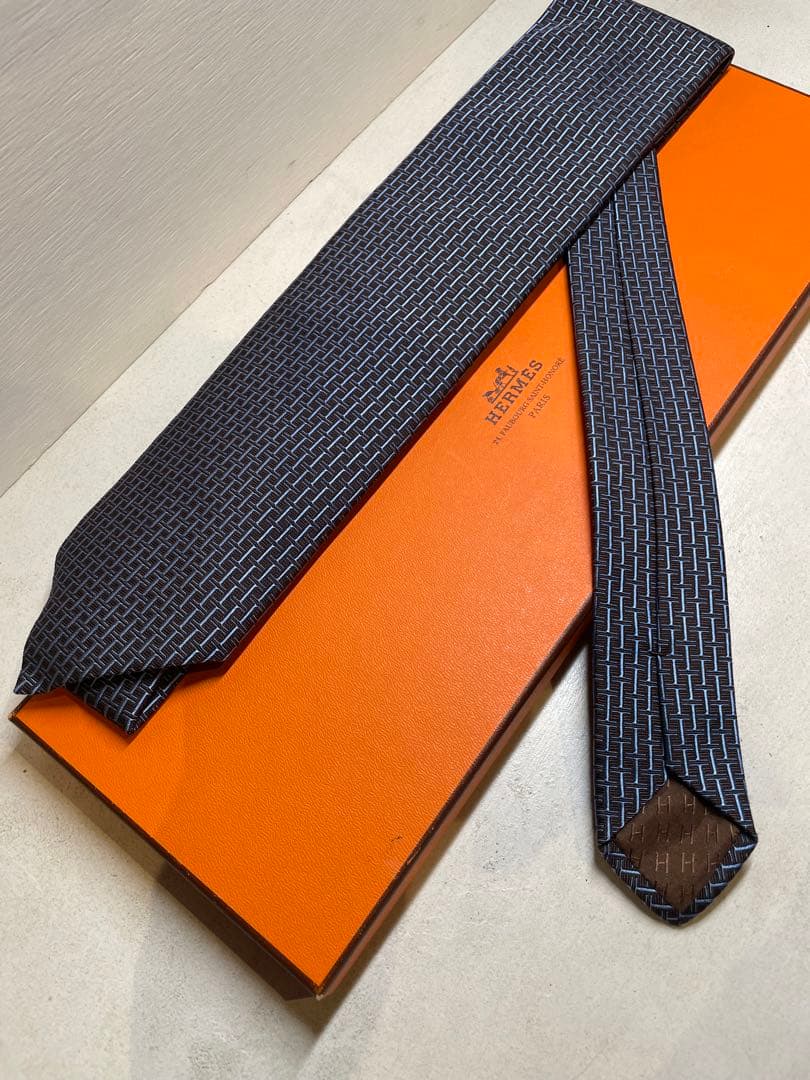 【新品未使用】HERMES ネクタイ ネイビーH総柄 シルク100% 成人式向け