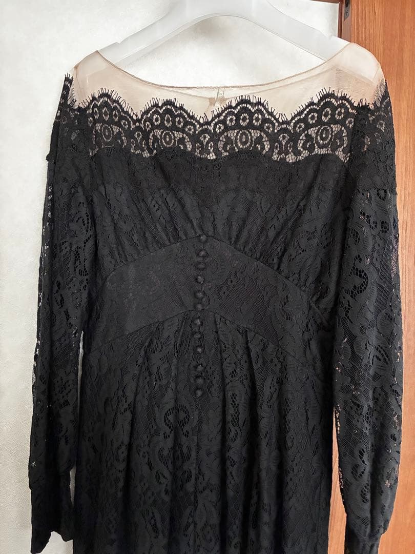 美品 Ameri OFF SHOULDER LACE LIKE ROMPERS