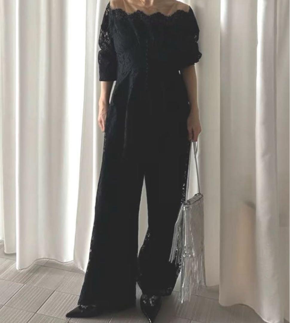 美品 Ameri OFF SHOULDER LACE LIKE ROMPERS