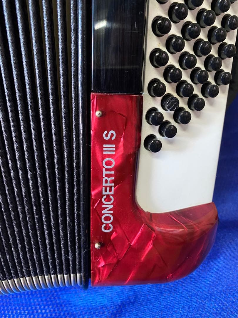 ド*チ様 Hohner Concerto III S アコーディオン軽量7.2ド