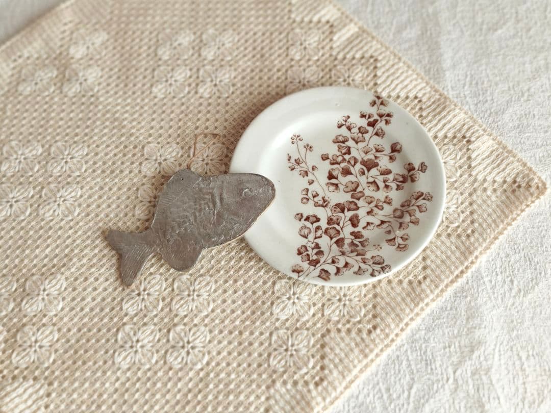 【まーちゃんさま】* vintage ❀ シルバーの かわいいお魚さん