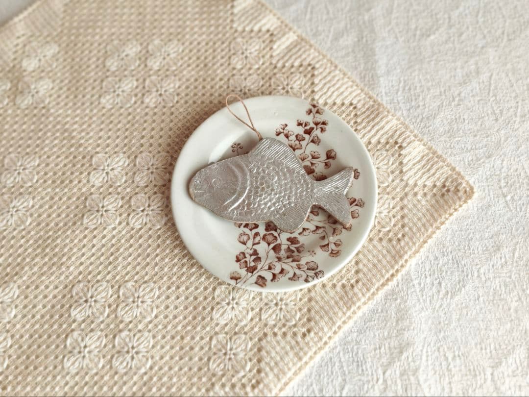 【まーちゃんさま】* vintage ❀ シルバーの かわいいお魚さん