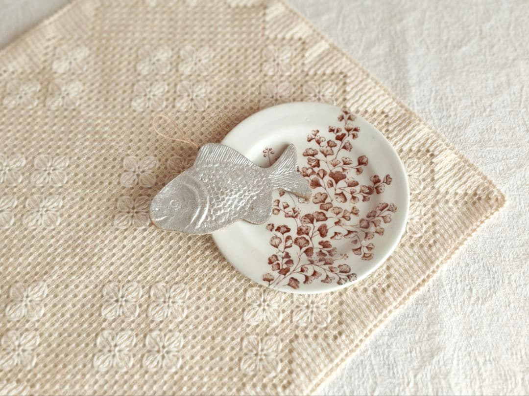 【まーちゃんさま】* vintage ❀ シルバーの かわいいお魚さん