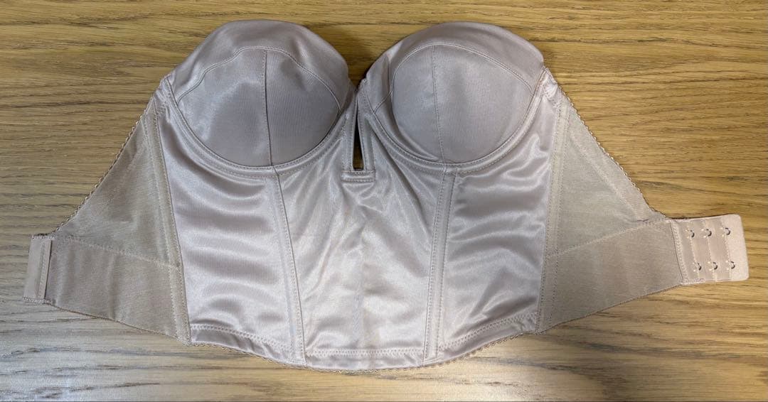 ベージュ ブライダルインナー D65 DRESS The LIFE