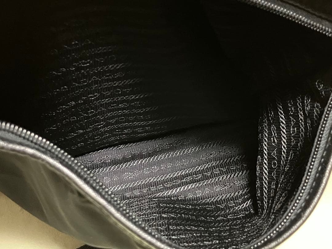 プラダ　ショルダーバッグ　メッセンジャーバッグ