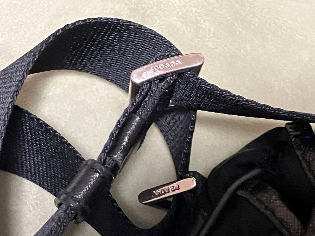 プラダ　ショルダーバッグ　メッセンジャーバッグ