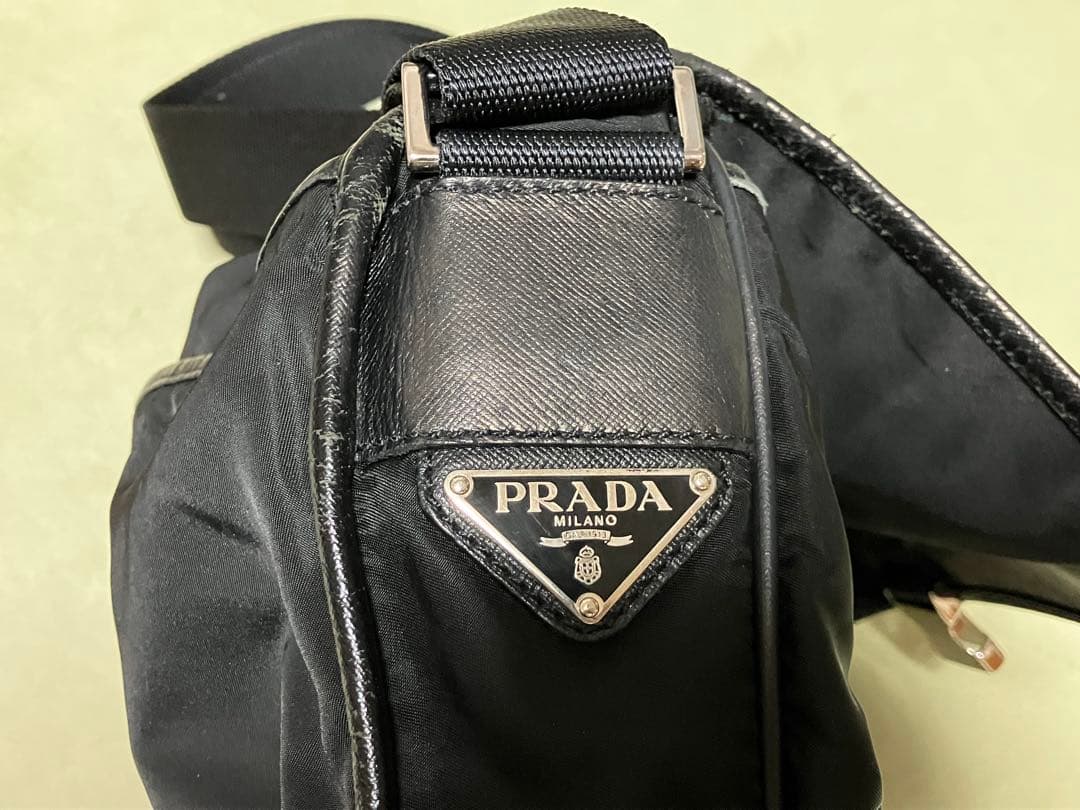 プラダ　ショルダーバッグ　メッセンジャーバッグ