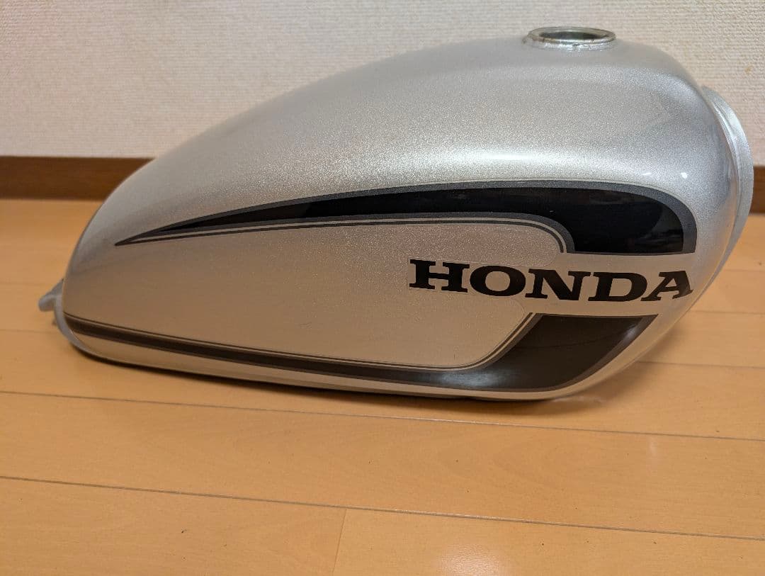 【4/27で出品終了】CB400SS タンクセット 【希少】【初期型デザイン】