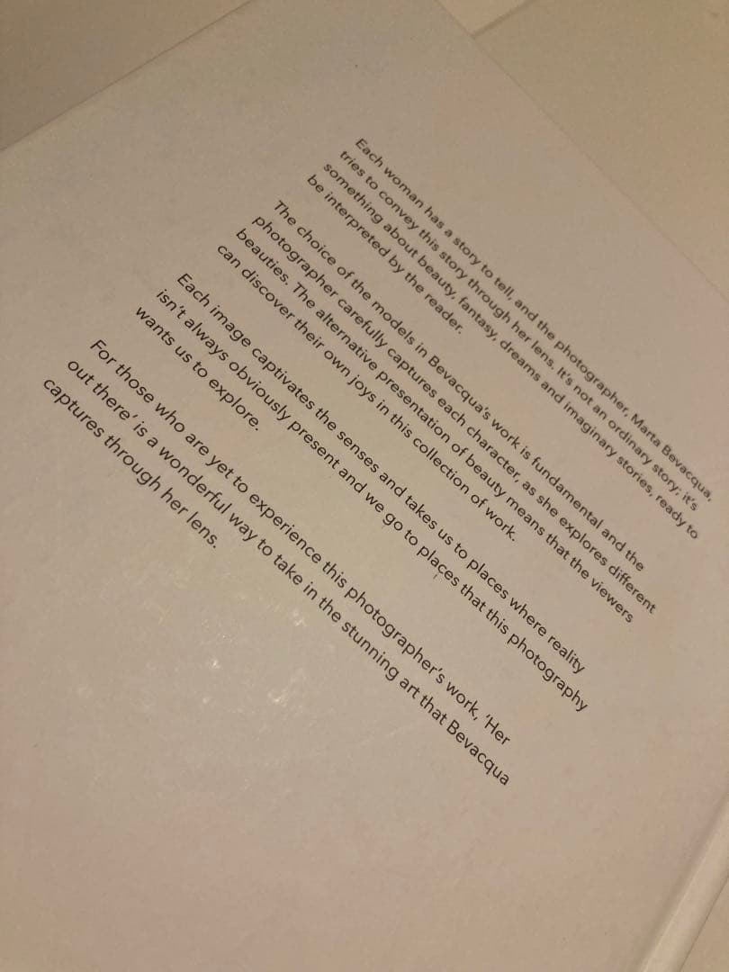 Marta Bevacqua HER OUT THERE 写真集