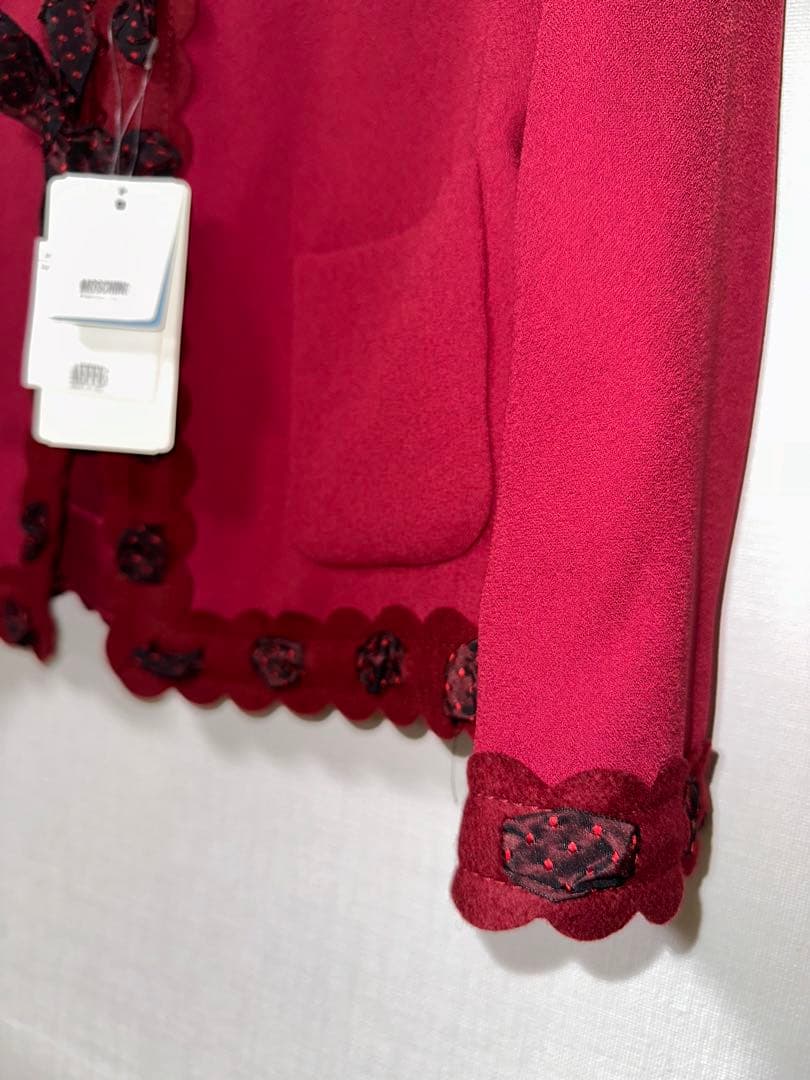 新品タグ付きモスキーノチープ&シック赤ジャケット　ドット柄のリボンがかわいい!