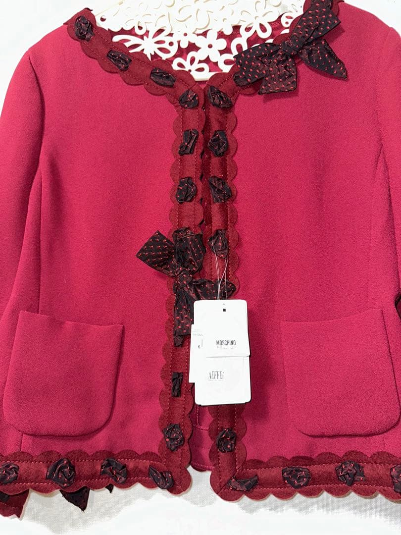 新品タグ付きモスキーノチープ&シック赤ジャケット　ドット柄のリボンがかわいい!