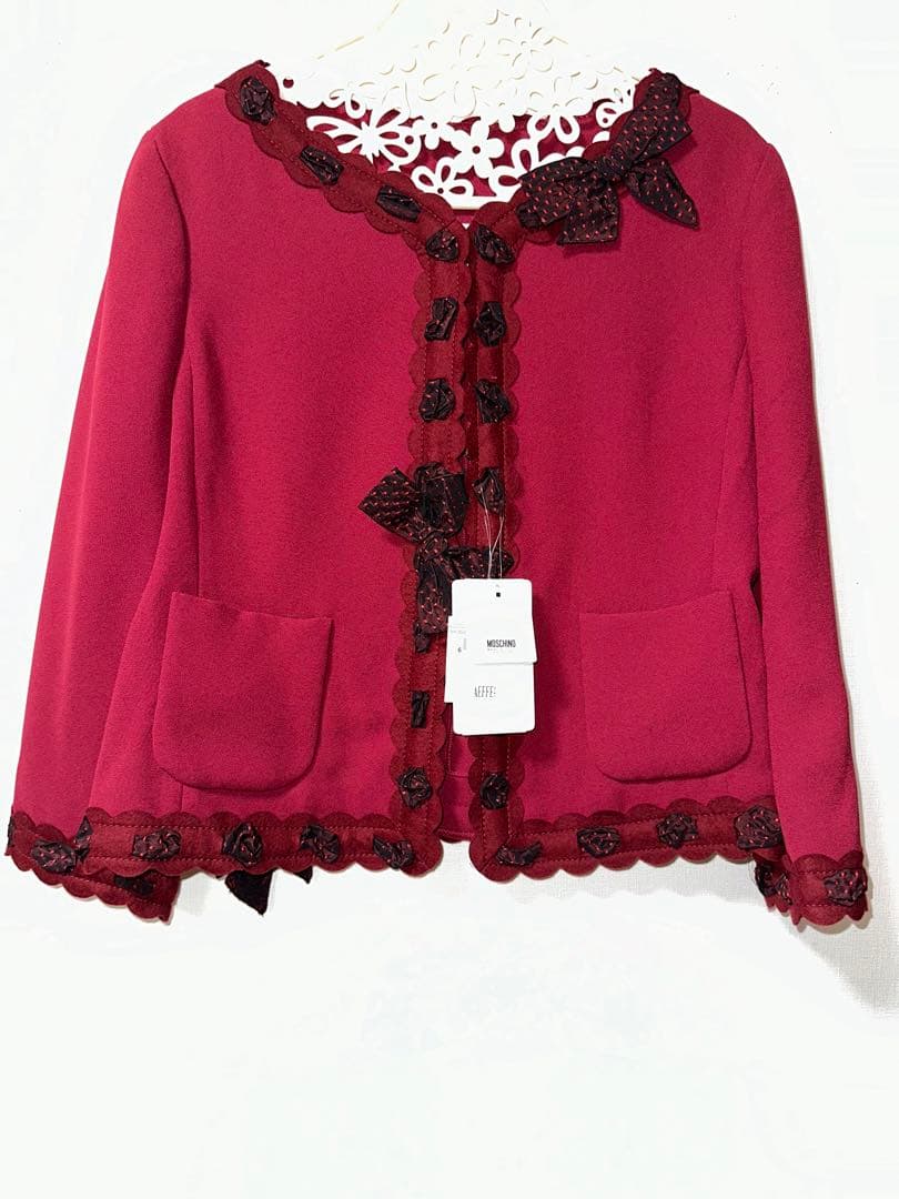 新品タグ付きモスキーノチープ&シック赤ジャケット　ドット柄のリボンがかわいい!