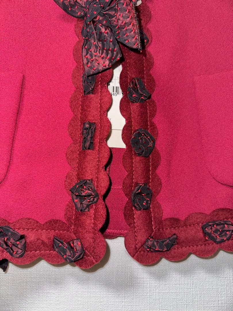 新品タグ付きモスキーノチープ&シック赤ジャケット　ドット柄のリボンがかわいい!