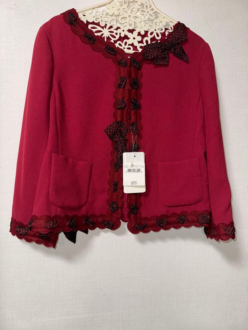 新品タグ付きモスキーノチープ&シック赤ジャケット　ドット柄のリボンがかわいい!