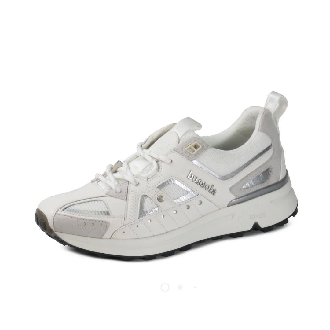 ブソラ　スニーカー　ホワイト　23.5