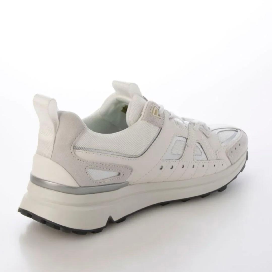 ブソラ　スニーカー　ホワイト　23.5