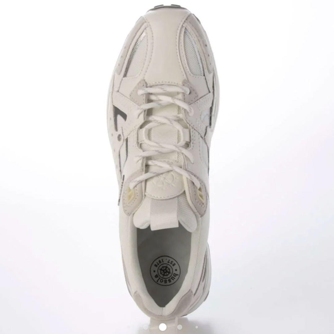 ブソラ　スニーカー　ホワイト　23.5