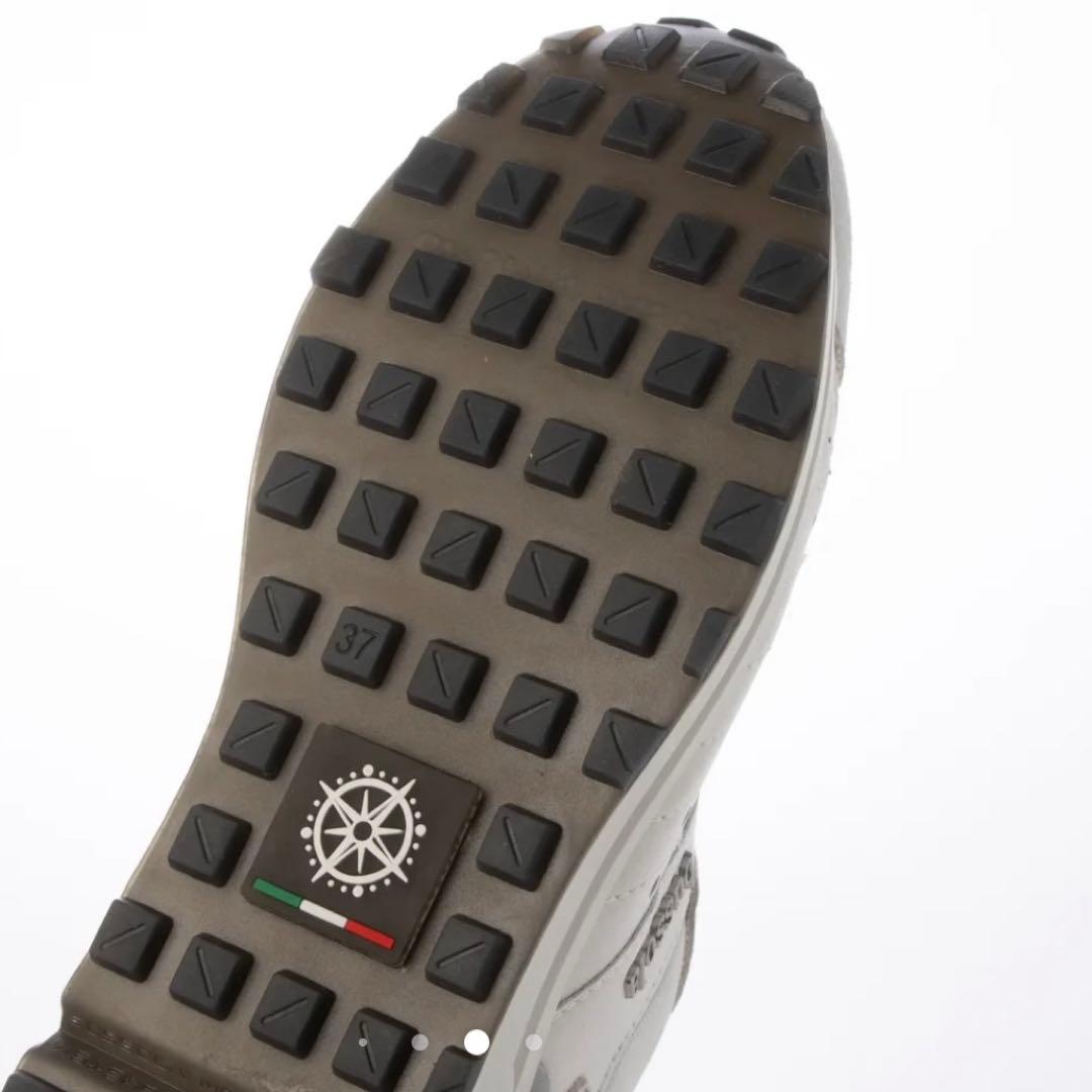 ブソラ　スニーカー　ホワイト　23.5