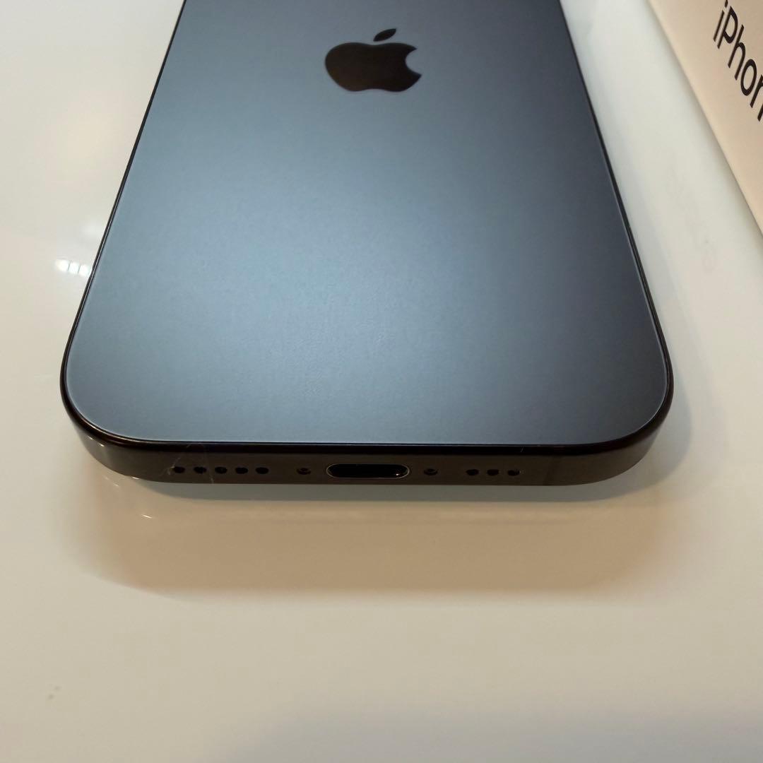 iPhone 16 Pro ブラックチタニウム 256GBバッテリー容量100%