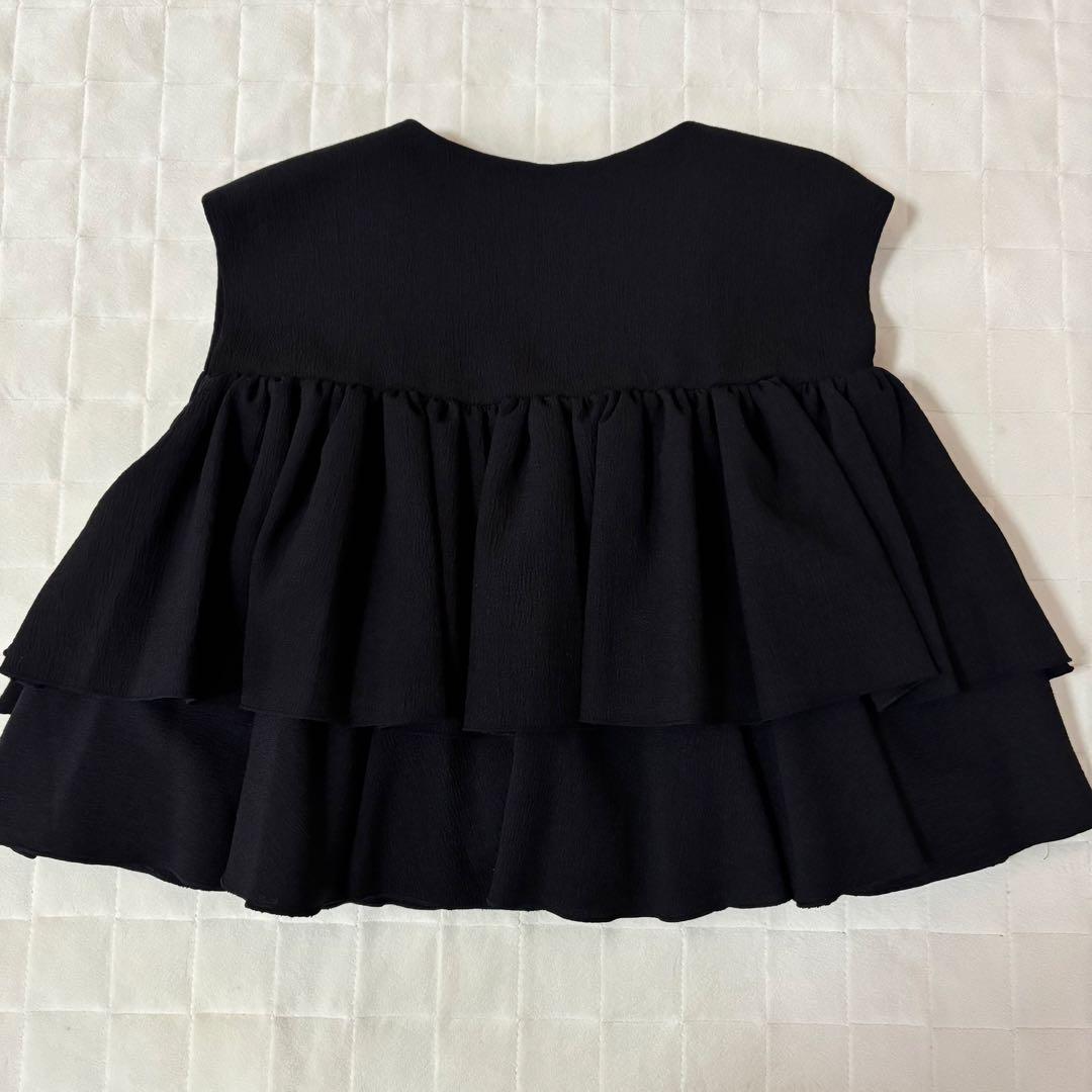 試着のみ！大人気　完売品！cen.ティアードフリルベスト　ブラック