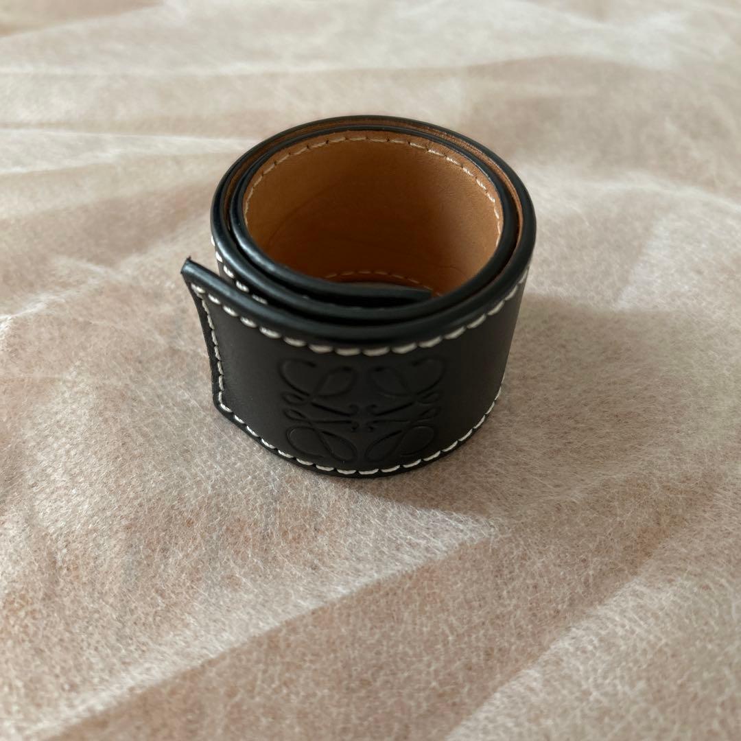 ロエベ　アナグラム　バングル　ブラック