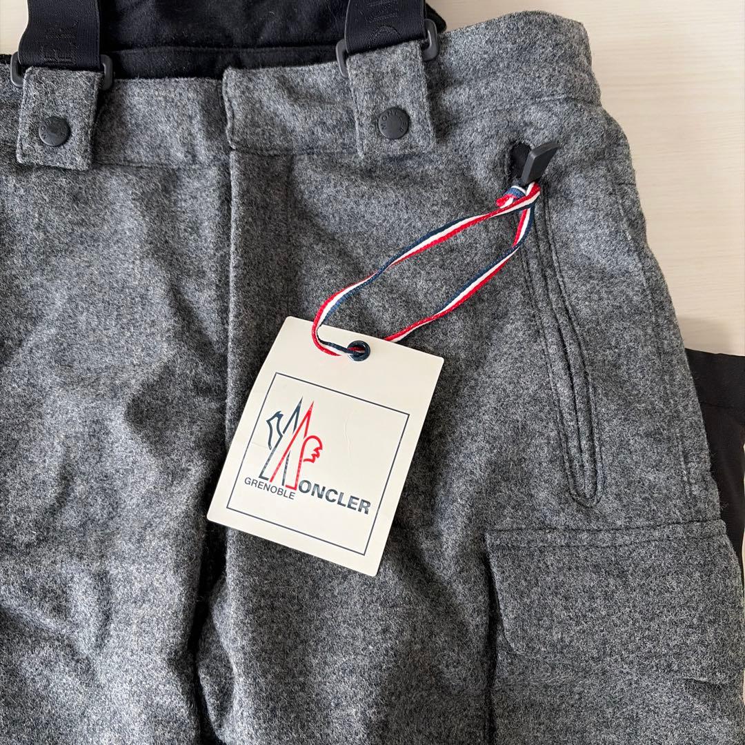 新品未使用品モンクレール スキーウェア　サイズS