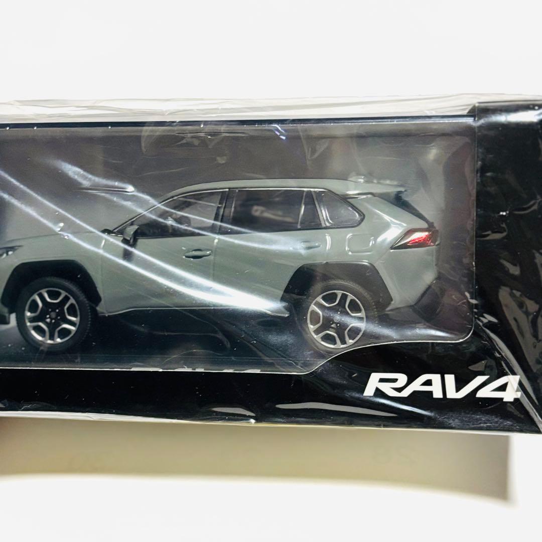 トヨタ RAV4 1/30 ミニカー アーバンカーキ 新品 未開封（前モデル）