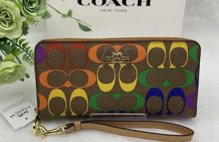 新品未使用コーチ長財布レインボーレディースメンズシグネチャー送料無料即日発送