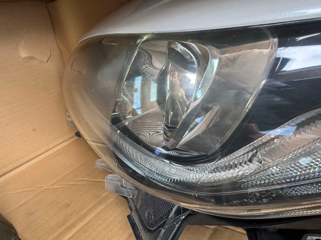 ロ*ビ様 30 プリウス G's ZVW30 後期 純正 左ヘッドライト ヘッド