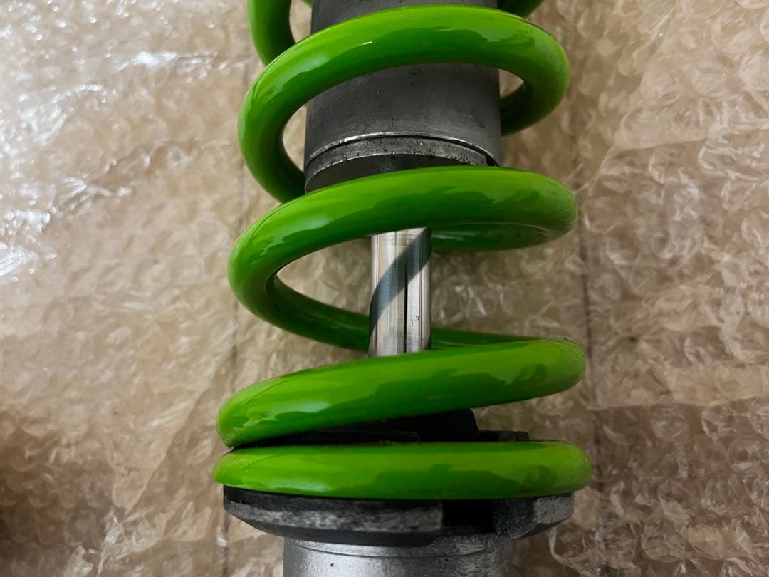 ZXR250R(D型) タンク別体リアサスペンション