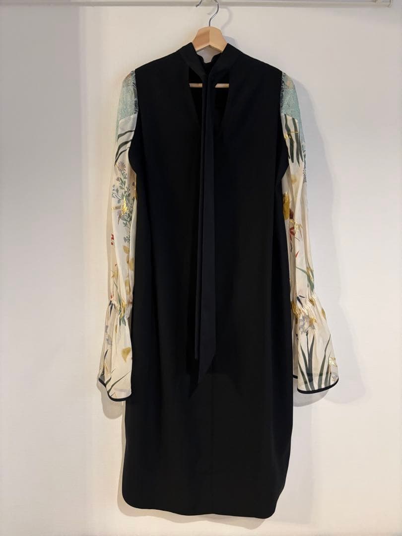 マメクロゴウチ　かりんドレス　ワンピース